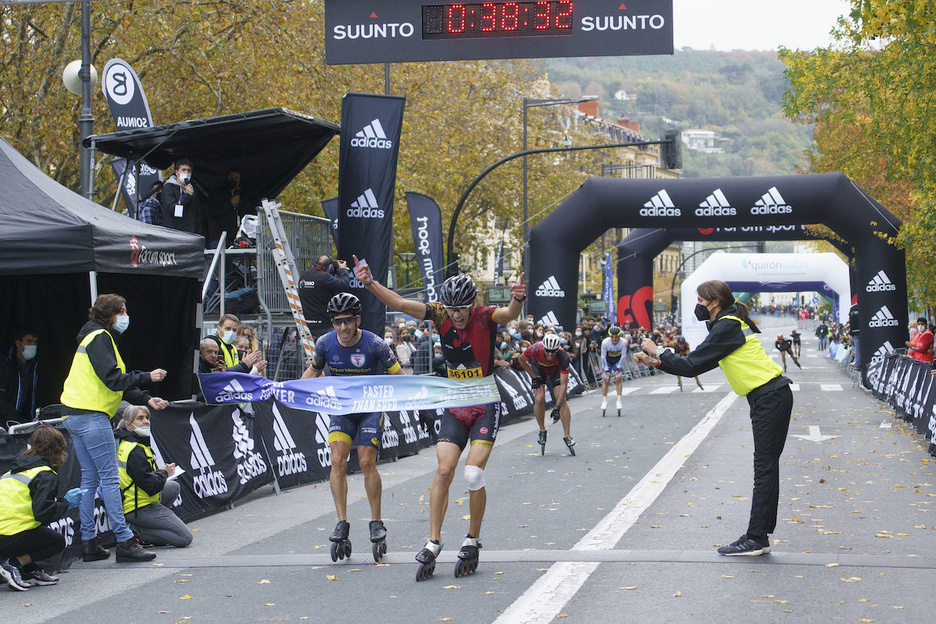 Aitor Vacas hirugarrenez gailendu da patin lasterketan. (Gorka RUBIO/FOKU)