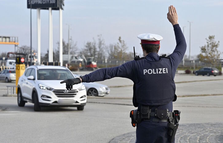 Control policial en Austria. (Hans PUNZ/APA/AFP)