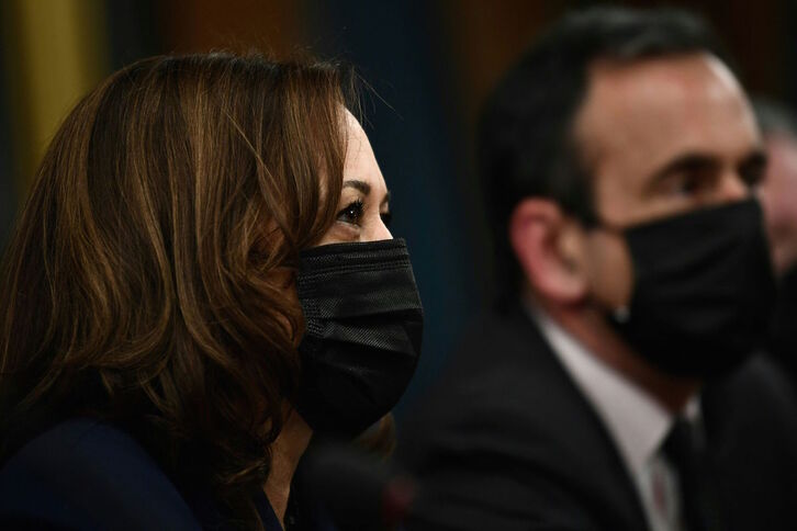 Kamala Harris durante una reunión con el primer ministro canadiense. (Brendan SMIALOWSKI/AFP)