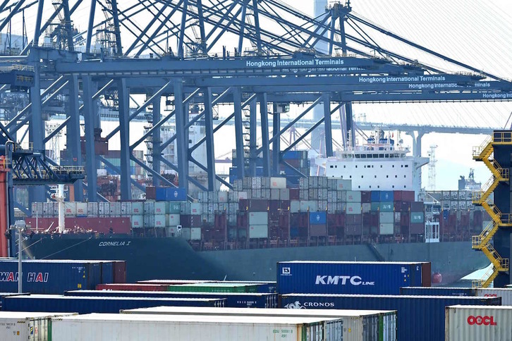 Terminal de contenedores en el puerto de Hong Kong. (Peter PARKS / AFP)