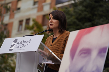 Ane Muguruza, hija de Josu, ha tomado la palabra en los actos de hoy. (Aritz LOIOLA / FOKU)