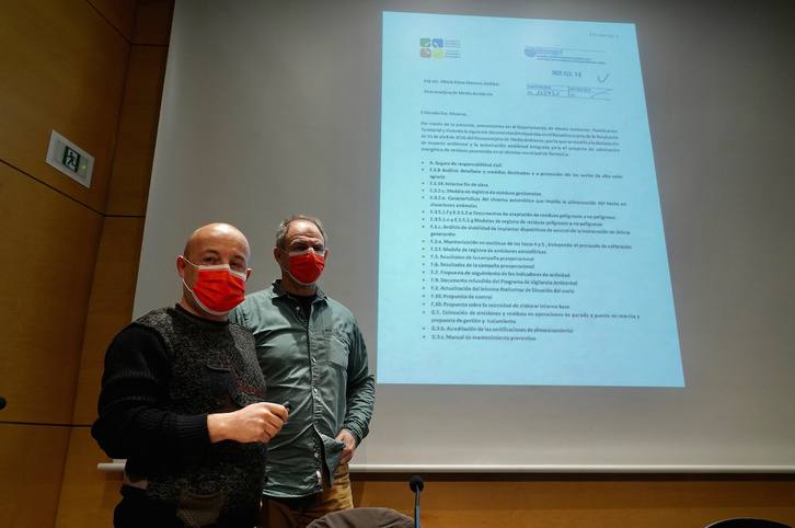 Joseba Belaustegi y Joxe Mari Izeta, representantes de GuraSOS. (Andoni CANELLADA / FOKU)