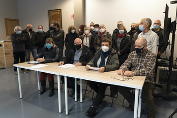 Rueda de prensa ofrecida este jueves en Gasteiz. (Raul BOGAJO/FOKU)