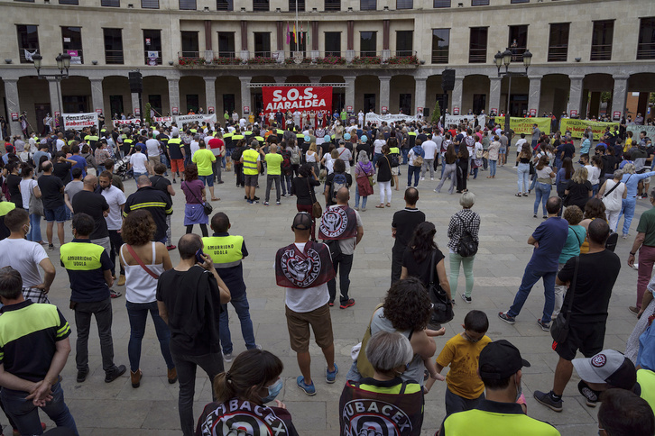 Imagen de una movilización en Laudio por la situación de la comarca. (Aritz LOIOLA/FOKU)
