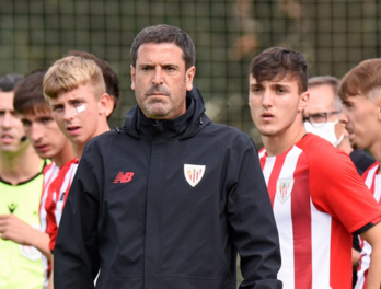 Imanol de la Sota dirigió al juvenil de División de Honor la campaña anterior. (@AthleticClub)