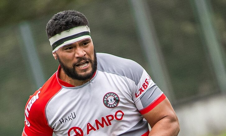 Kawa Leauma, durante un partido con el club del Goierri. (@ORDIZIARUGBY)