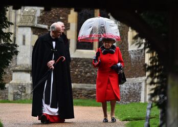 La reina Isabel II en el castillo de Windsor. (Ben STANSALL / AFP)