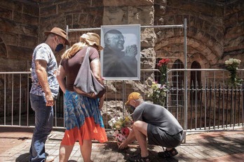 Flores en recuerdo de Desmond Tutu en Ciudad del Cabo. (Gianluigi GUERCIA/AFP) 