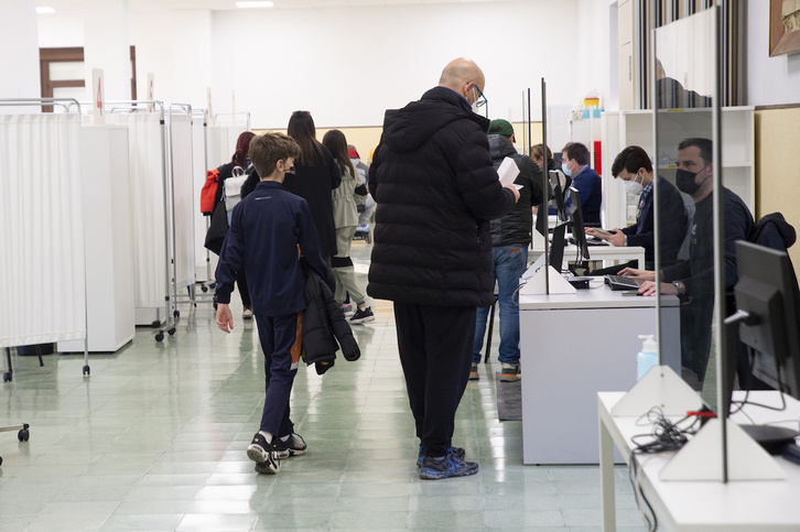 Centro de vacunación infantil en Iruñea. (Iñigo URIZ/FOKU)