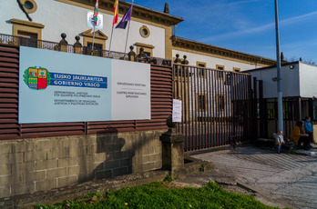Cárcel de Martutene, la cual está gestionada por el Gobierno de Lakua. 