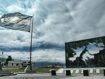 Monumento en Argentina a los participantes en el conflicto por las islas Malvinas de 1982.