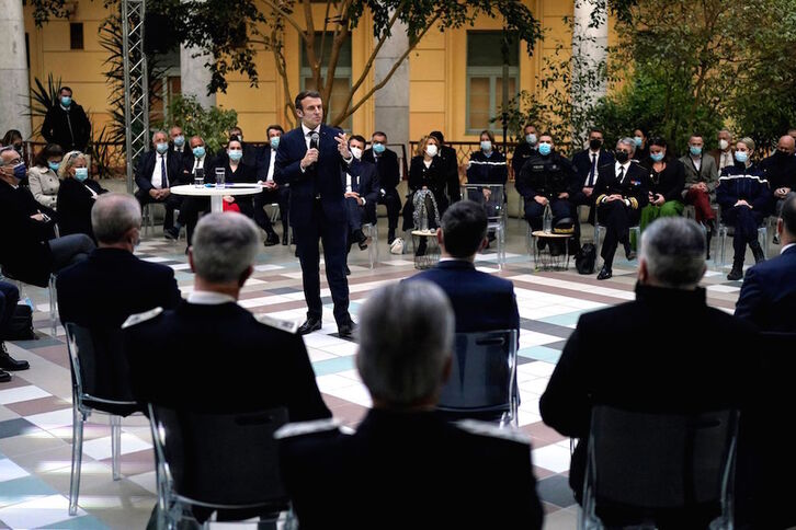 Emmanuel Macron, durante su intervención ante mandos policiales en Niza. 