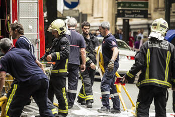 Bomberos de Bilbo en una actuación.