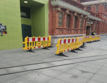 Salón de actos de Basurtu, utilizado por Osakidetza como centro de detección de casos covid-19. 