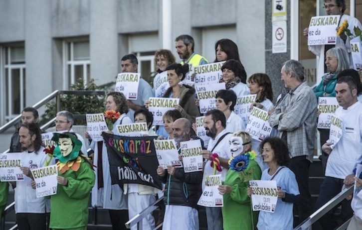 Osakidetzan euskararen erabilera mormalizatzea eskatzeko langileen mobilizazioa, artxiboko irudian.