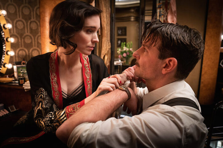 Rooney Mara y Bradley Cooper en ‘El callejón de las almas perdidas’ (2021).