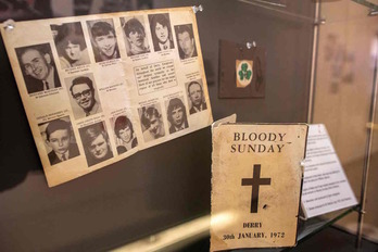 Recuerdo a las víctimas mortales del Bloody Sunday en el museo Derry Free, situado en Bogside, Derry.