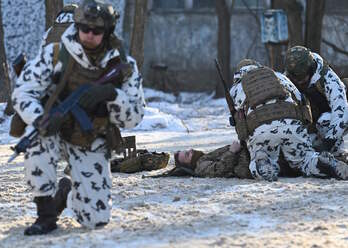 Soldados ucranianos toman parte en unos ejercicios. 
