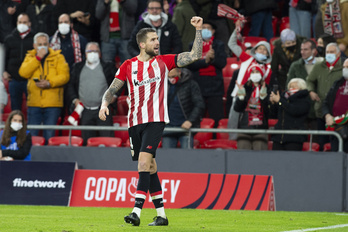 Iñigo Martínez celebra el gol marcado ante el Barça en Copa.