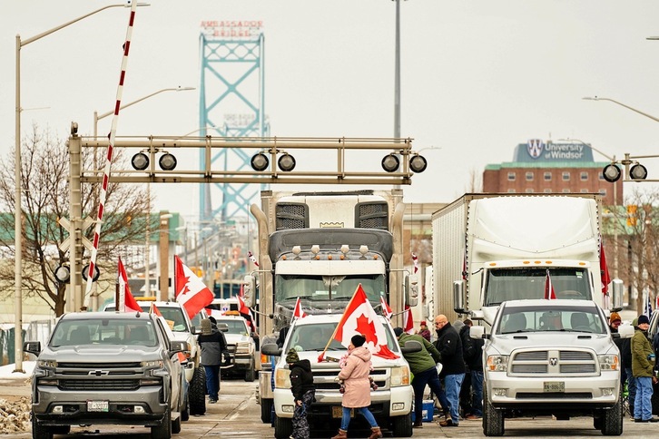 Bloqueo del puente Ambassador, que comunica Ontario (Canadá) con Detroit (EEUU).