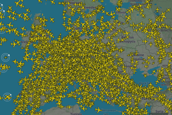 El espacio aéreo ucraniano, a las 15.20 horas de este domingo.