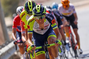 El checo Jan Hirt ha sabido mantener el liderato y el llevarse el triunfo final en el Tour de Omán, el mayor logro de su trayectoria ciclista.