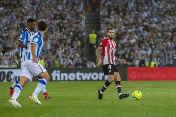 Iñigo Martinezek penalti bat egin zuen azken derbian eta kaleratua izan zen.