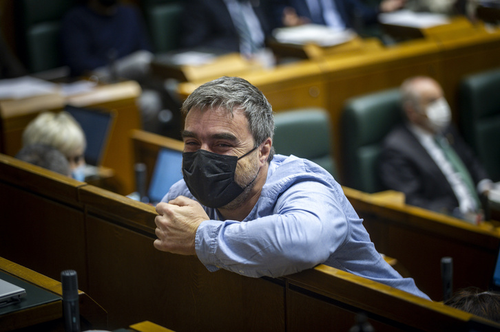 Mikel Otero, en el Parlamento de Gasteiz, en una sesión anterior. 