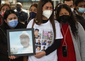 Familiares de los desaprecidos, durante la manifestación de este domingo.