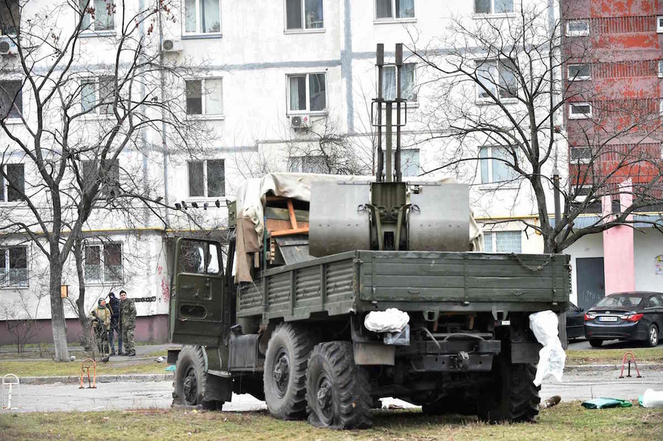 Una batería antiaérea montada en camión por el Ejército ucraniano, en Kiev.