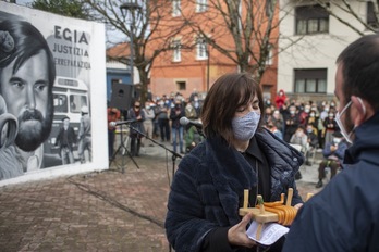 Zabalzaren omenezko ekitaldia, Altzako muralaren ondoan, 2020an. 