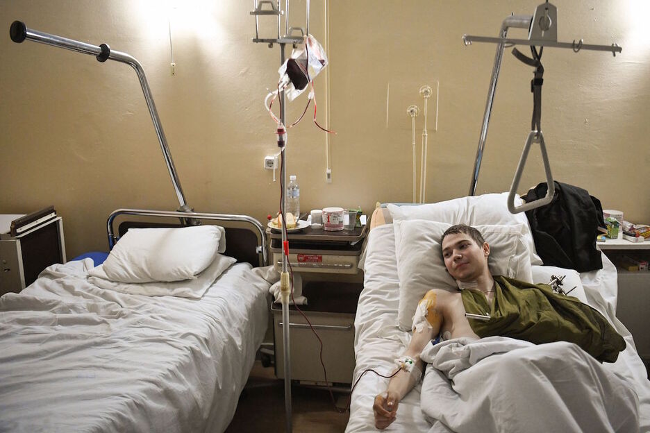 Soldado ucraniano herido en un hospital de Leópolis. 