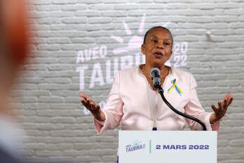 Christiane Taubira durante el anuncio público de retirada de candidatura.