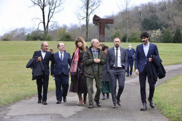 Kultura Ministerio espainiarreko ordezkaritza bat izan da ostegun honetan Chillida Leku Museoan.