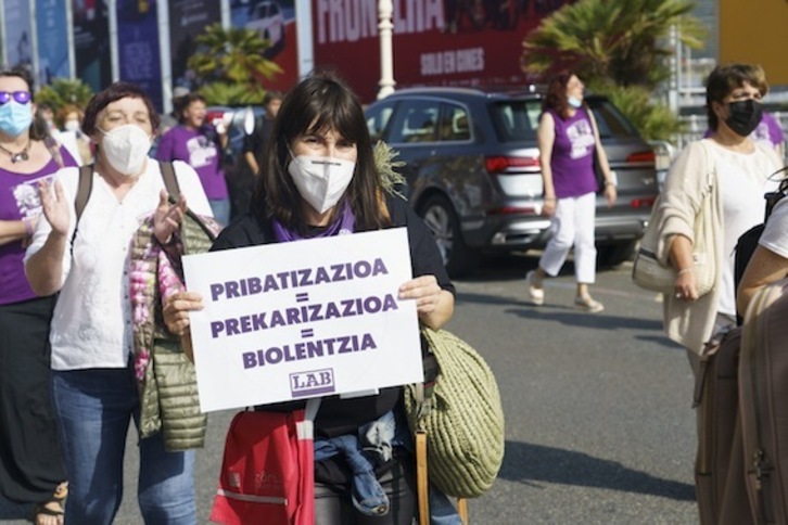 Gipuzkoako adinekoen egoitzetako langileen protesta, artxiboko irudian.