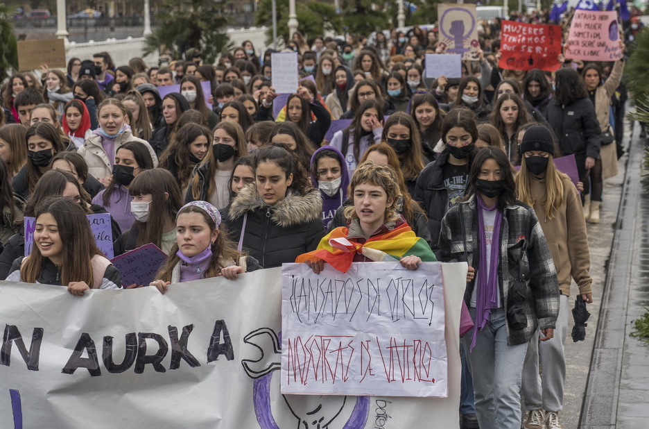 Ortzadar koloreak, sexu diskriminazioaren aurka, Donostian.