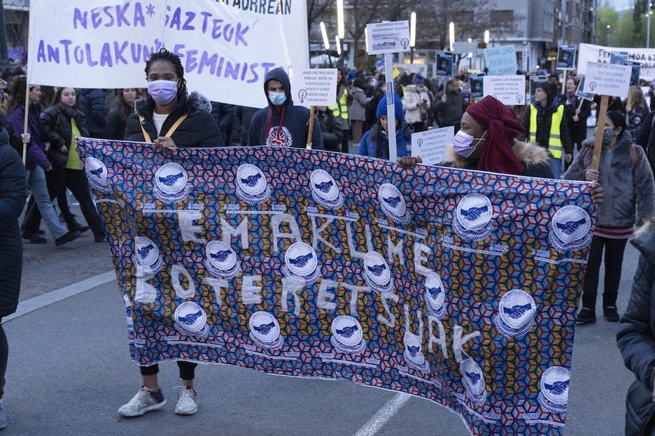 «Emakume boteretsuak» Gasteizko manifestazioan.