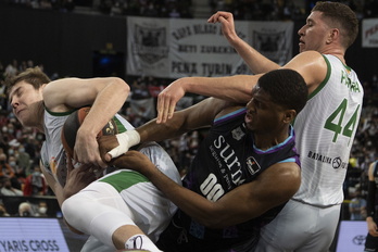 Damien Inglis ha peleado y ha sido una de las figuras de Bilbao Basket en Lugo.