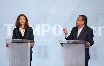 Ingrid Betancourt y Gustavo Petro, en el debate de esta noche, con la carrera ya lanzada. 