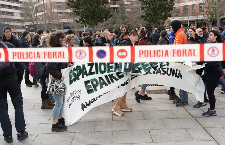 Concentración frente al Palacio de Justicia de Nafarroa.