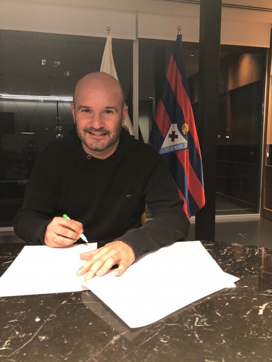 Jordi Ferrón ha firmado hoy su contrato aunque no será presentado hasta mañana.