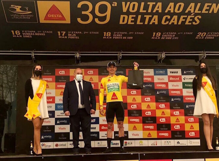 Orluis Aular ha recuperado el maillot amarillo que alcanzó tras ganar la primera etapa por las bonificaciones.