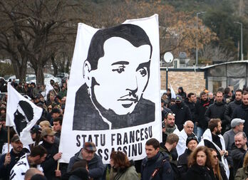 Una de las muchas movilizaciones realizadas en Corsica para señalar la responsabilidad del Estado en la agresión a Colonna.