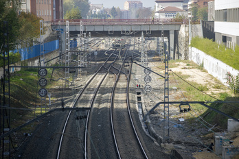 Puentes sobre el corredor ferroviario en Gasteiz.