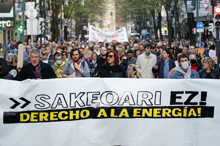 La cabecera de la movilización, por las calles de Bilbo.