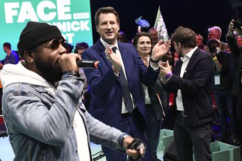 Jannick Jador, aspirante ecologista, en el acto de ayer domingo en el Zénith parisino.