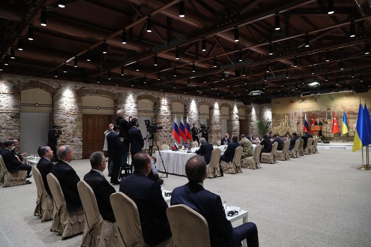 Las delegaciones rusa y ucraniana se han reunido en Estambul.