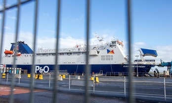 Un ferry de P&O en el puerto de Larne, en el norte de Irlanda.