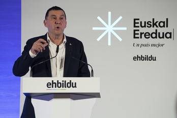 Arnaldo Otegi, durante su intervención en el Euskalduna. 