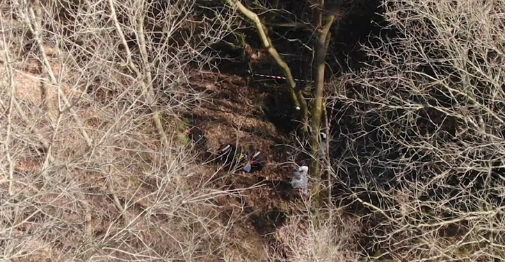 Imagen aérea de las pesquisas en el paraje del municipo de Usurbil donde fue hallado el cadáver.